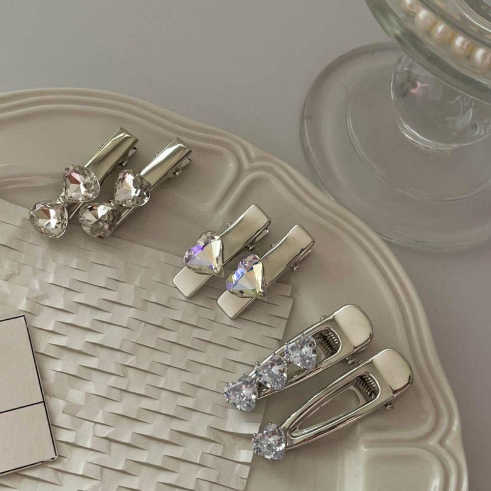 Mxbeauty Korea Paduan Klip Rambut Hadiah Fashion Vintage Glitter Kecil Retro Shiny Aksesori Rambut Klip Samping Cinta Hati Hiasan Kepala