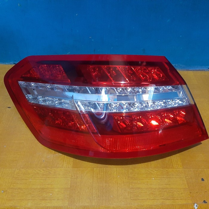 Wardana Motor Stoplamp lampu belakang Mercy W212 E Class led