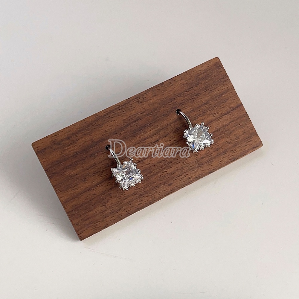 Temperamen Anting Fashion Indah Persegi Kecil Zirkon Earhook Perempuan