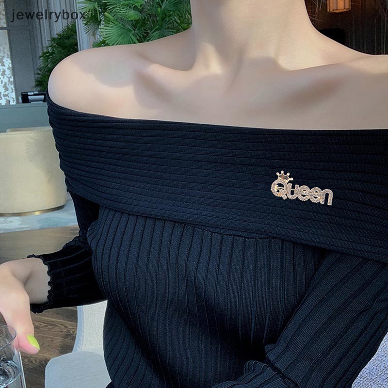 [jewelrybox] Berlian Imitasi Ratu Bros Untuk Wanita Mahkota Huruf Pesta Kantor Bros Pin Hadiah Anti-Silau Tombol Cardigan Lengan Pendek Setelan Aksesoris Butik