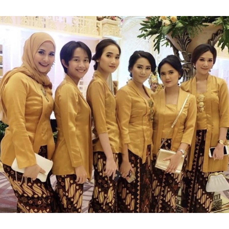 Kebaya saja ya..KUTUBARU beludru bludru murah BAHAN MELAR ADEM!!