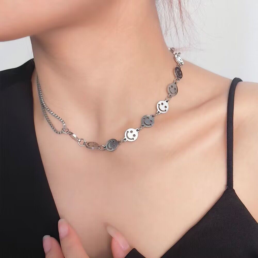 Fashion Hip Hop Smiley Face Jahitan Kalung Baja Titanium