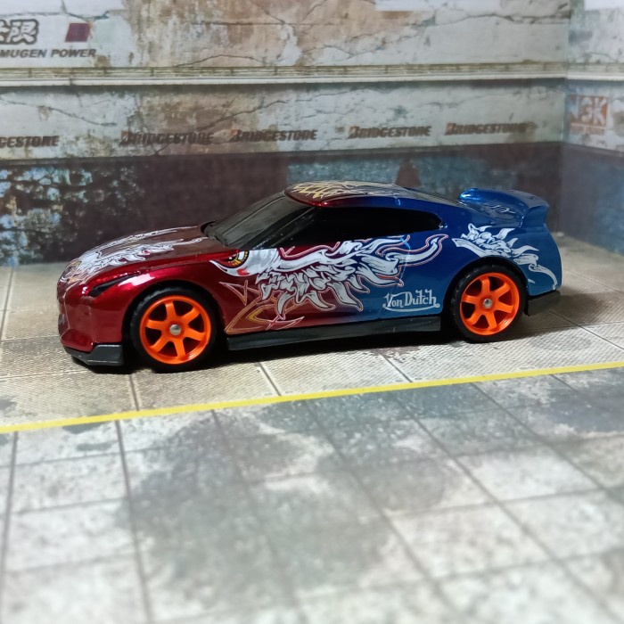 TERBARU Hot Wheels 17 Nissan GTR R35 custom Von Dutch