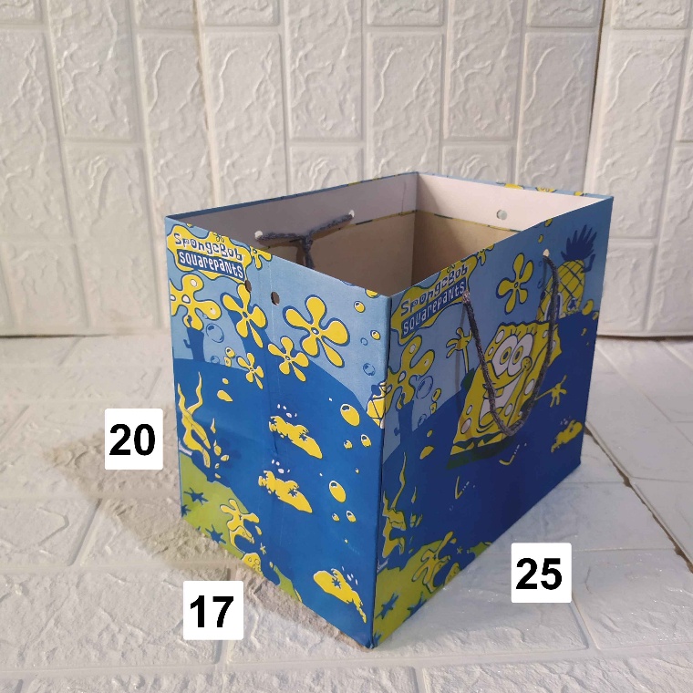 

Paperbag box bento Spongebob P25xL17xT20 / Tas kertas / belanja / shoping / box nasi / bento / Tas Souvenir dan Kue
