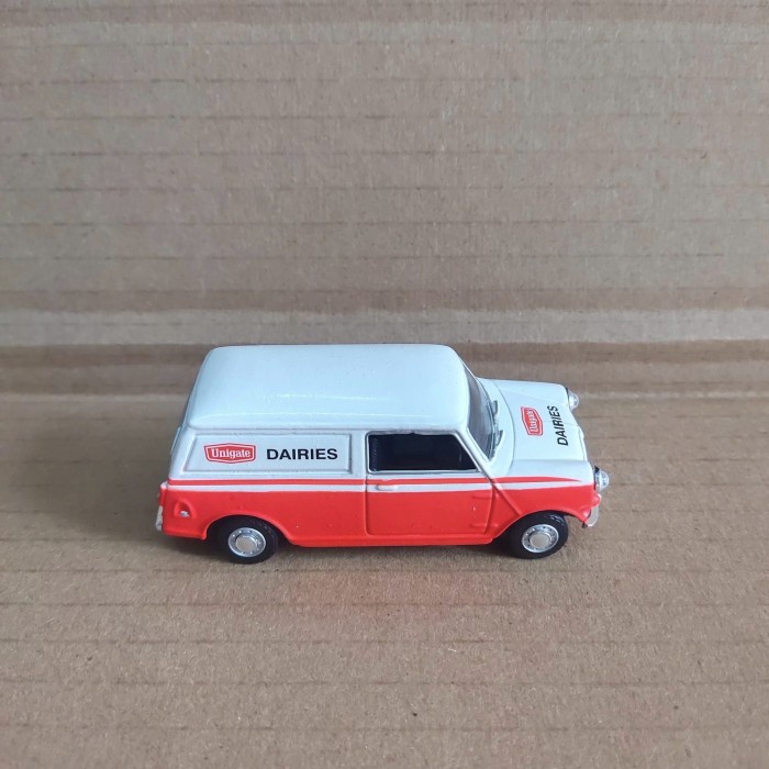 Oxford 1/43 Austin Morris Mini Panel Van Unigate Dairies Made in China