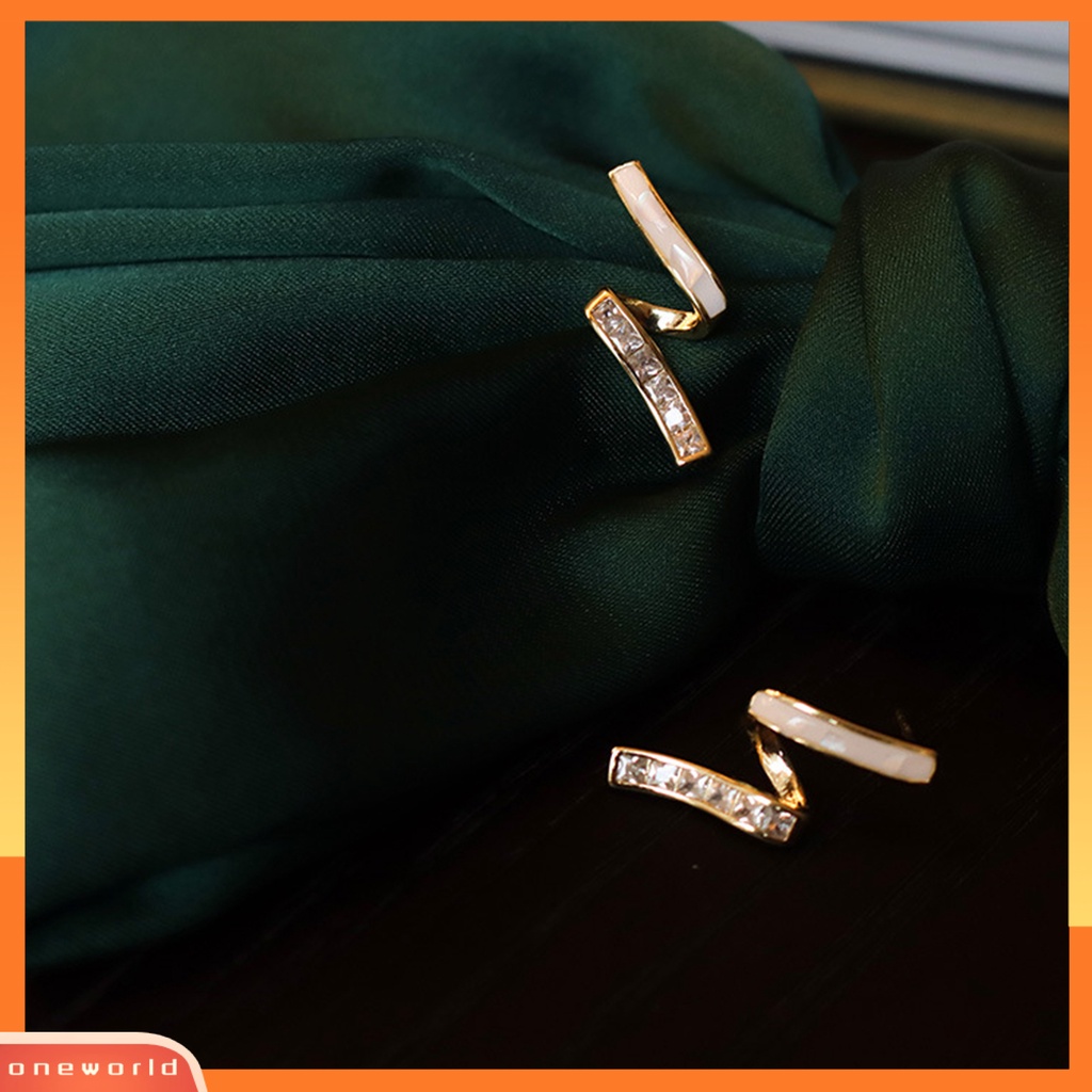 [EONE] 1pasang Anting Stud Vintage Berlian Imitasi Bentuk Geometris Warna Tinggi Pengikat Tahan Aus Dekorasi Gaya Perancis Elegan Bentuk Z Wanita Earrings Aksesoris Pakaian