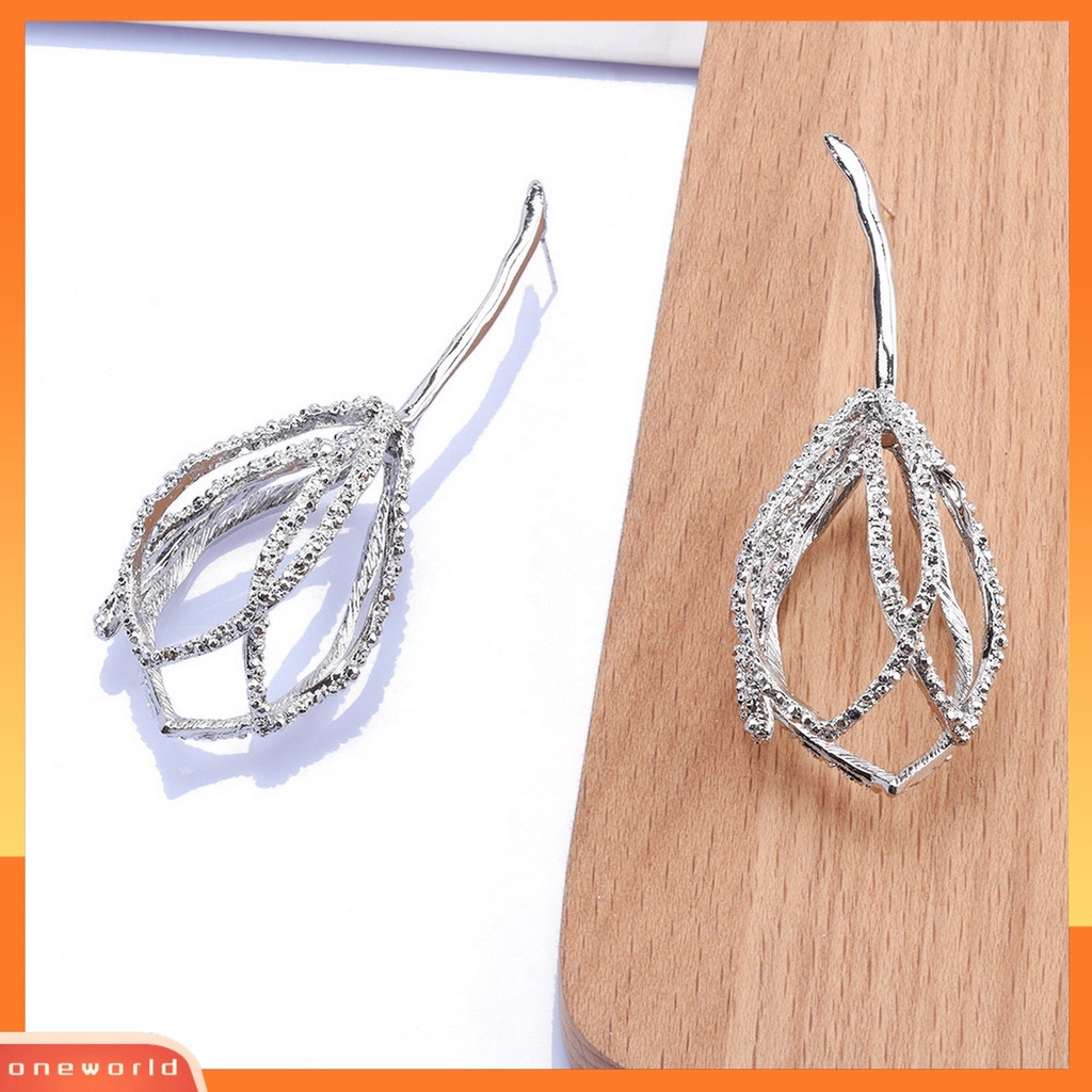 [EONE] 1pasang Anting Menjuntai Vintage Berongga Mengkilap Berlebihan Temperamen Berdandan Logam Wanita Pesona Bentuk Bunga Drop Earrings Retro Perhiasan