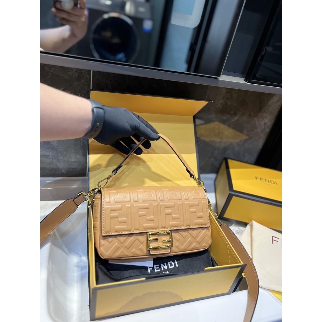 Original 2023 New Fendi Baguette Crossbody Bag Ladies Fashion Handbag Shoulder Bag (with Box) F