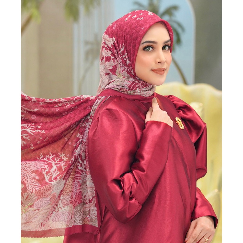 Buttonscarves The Little Mermaid 2.0, Ederra Black, Everyday Scarf Caviar