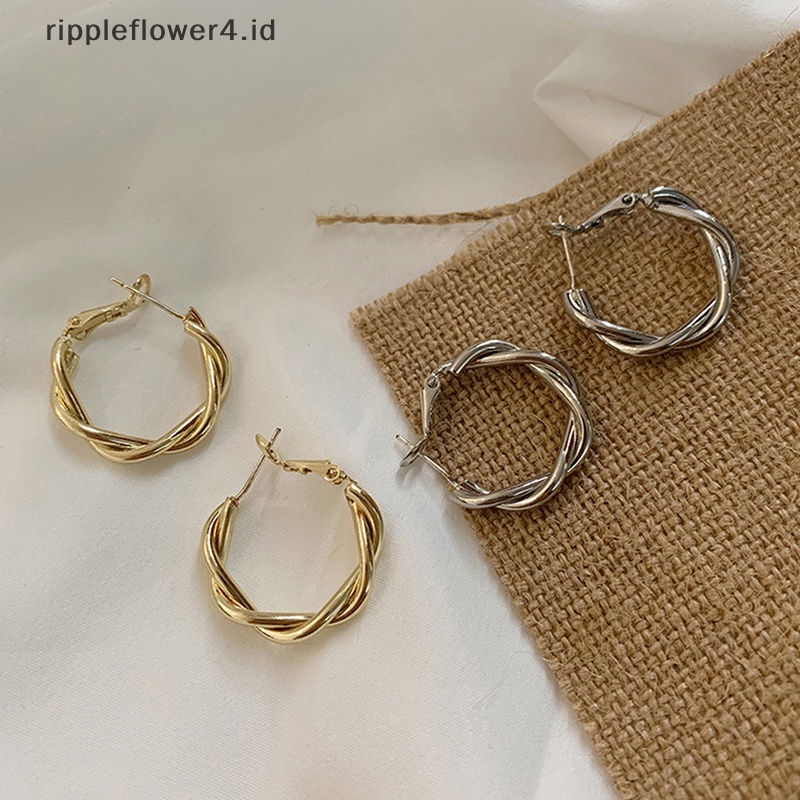 {rippleflower4.id} 1pasang Anting Fashion Untuk Wanita Sederhana Dikepang Anting Hoop Anting Geometris Memutar Anting Hoop Temperamen Perhiasan Aksesoris Hadiah Natal~