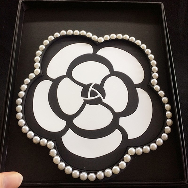 Car diamond camellia anti slip mat, Alas anti slip Bunga Mutiara Kreatif Mobil