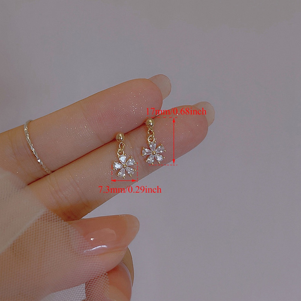 Satu Pasang Sederhana Syle Mewah Mengkilap Berlian Kristal Snowflake Ear Stud Wanita Fashion Perhiasan Emas Baja Titanium Drop Earrings