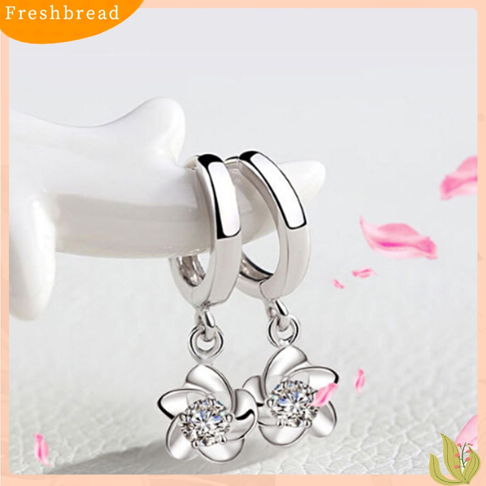 &lt; Freshbread &gt; Fashion Wanita Plum Blossom Bentuk Menjuntai Berlian Imitasi Leaverback Earrings Jewelry