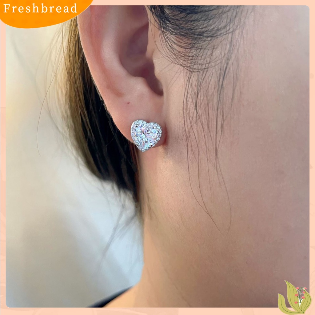 &lt; Freshbread &gt; 1pasang Anting Alloy Shiny Indah Bentuk Hati Ear Studs Untuk Pesta