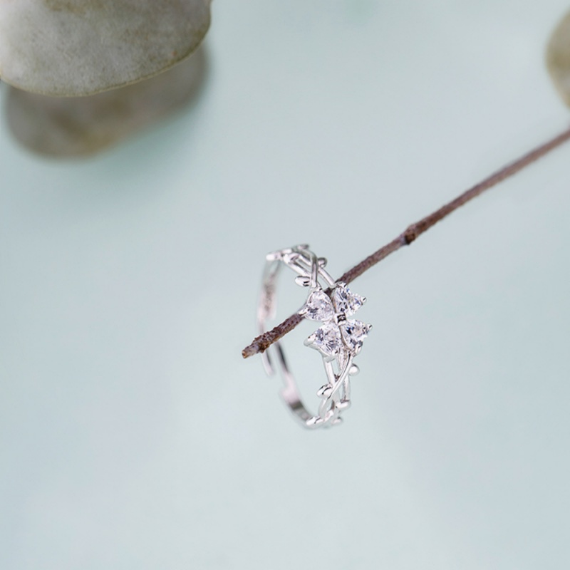 Perhiasan Cincin Jari Telunjuk Model Terbuka Bentuk Daun Clover Aksen Berlian Zircon Gaya Korea Untuk Wanita