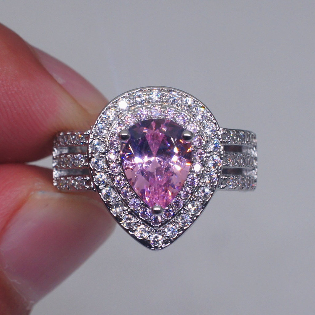 Goldkingdom Aksesoris Perhiasan Fashion Ready Stock Kreatif Tiga Lapis Cincin Pertunangan Wanita Dengan Tetesan Air Kristal Pink Yang Tertanam Di Cincin Berbentuk Pir