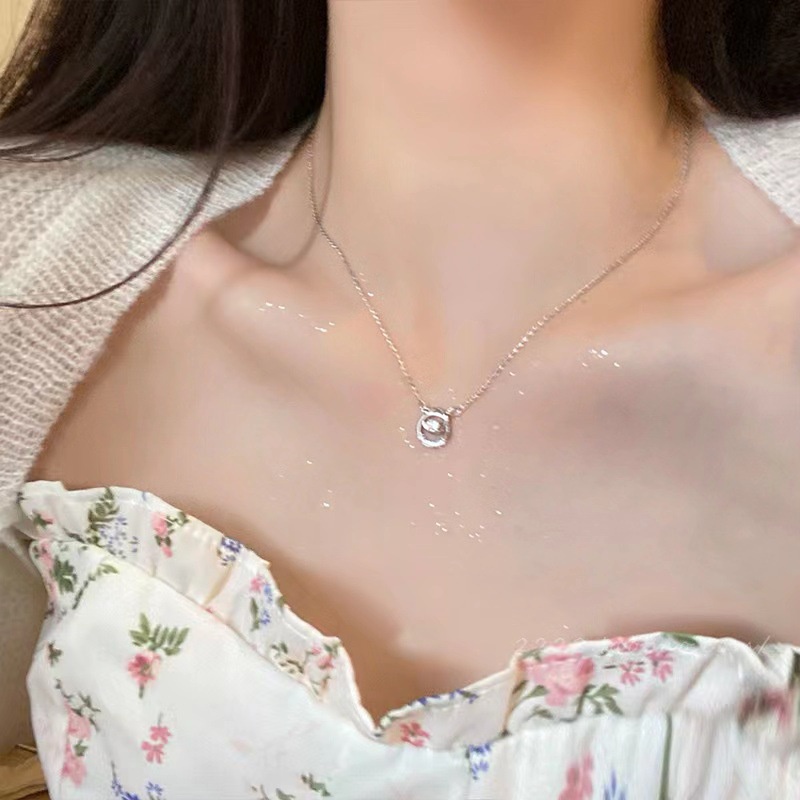 Micro Diamond Double Ring Influencer Classy Kalung Perempuan Cahaya Mewah High-End Kalung Desain Niche Rantai Klavikula Gaya Baru