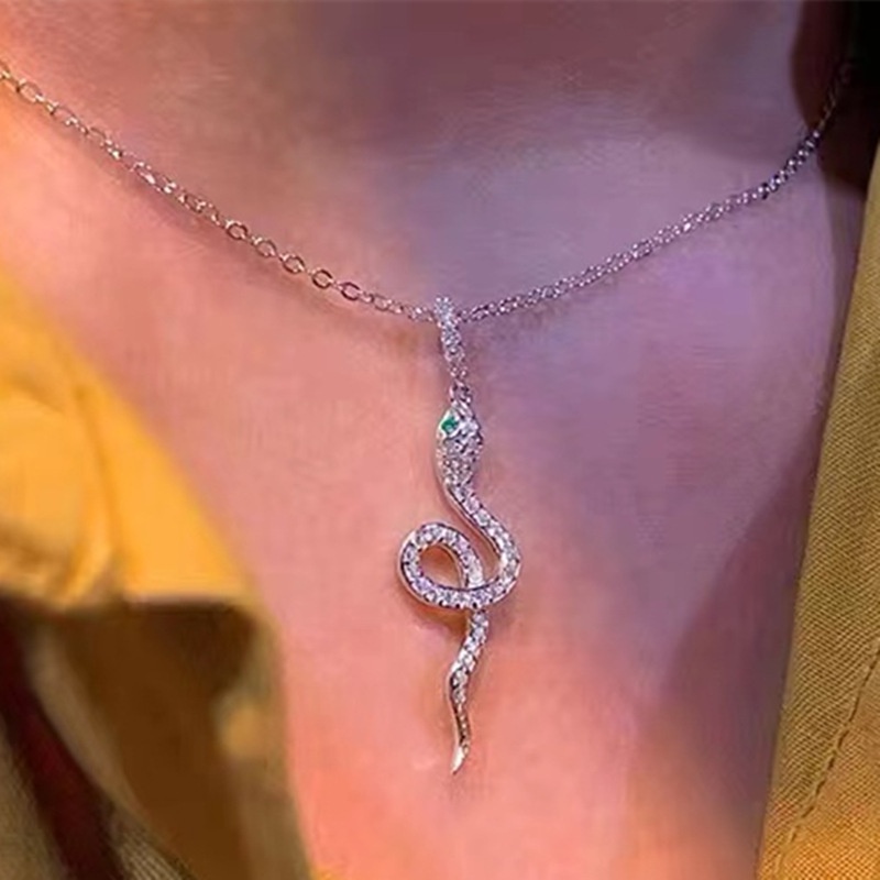 Kalung Ular Bahan Alloy Kepribadian All match Untuk Wanita