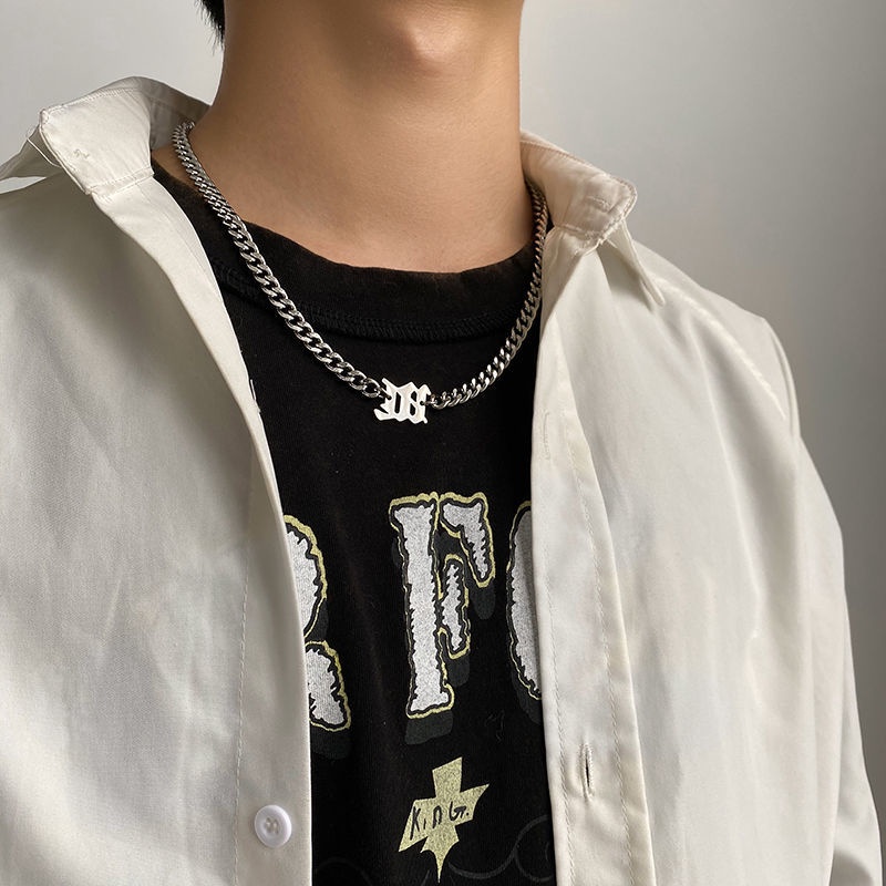 Hip Hop All-Match M Huruf Liontin Titanium Steel Kalung Pria ins Trendi Niche Desain Rantai Kuba Gaya Keren Sederhana