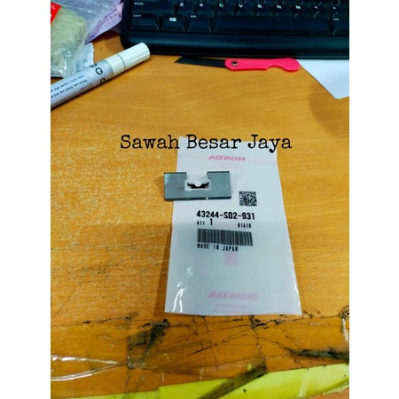 Retainer Brake Pad Spring - Plat Dudukan Tahanan Kampas Kanvas Rem Belakang Honda Jazz S RS GE8 . Ci