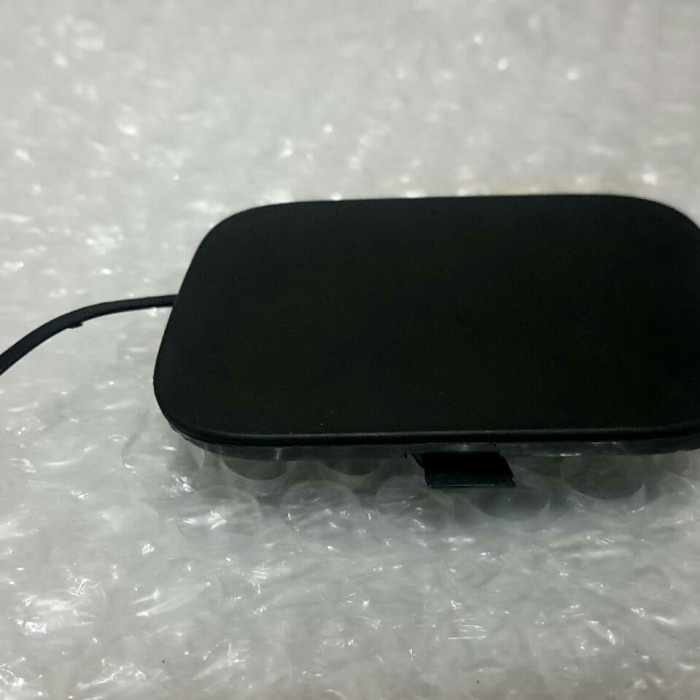 Tutup Derek towing bumper depan Nissan grand livina 2013 2014 2015 201