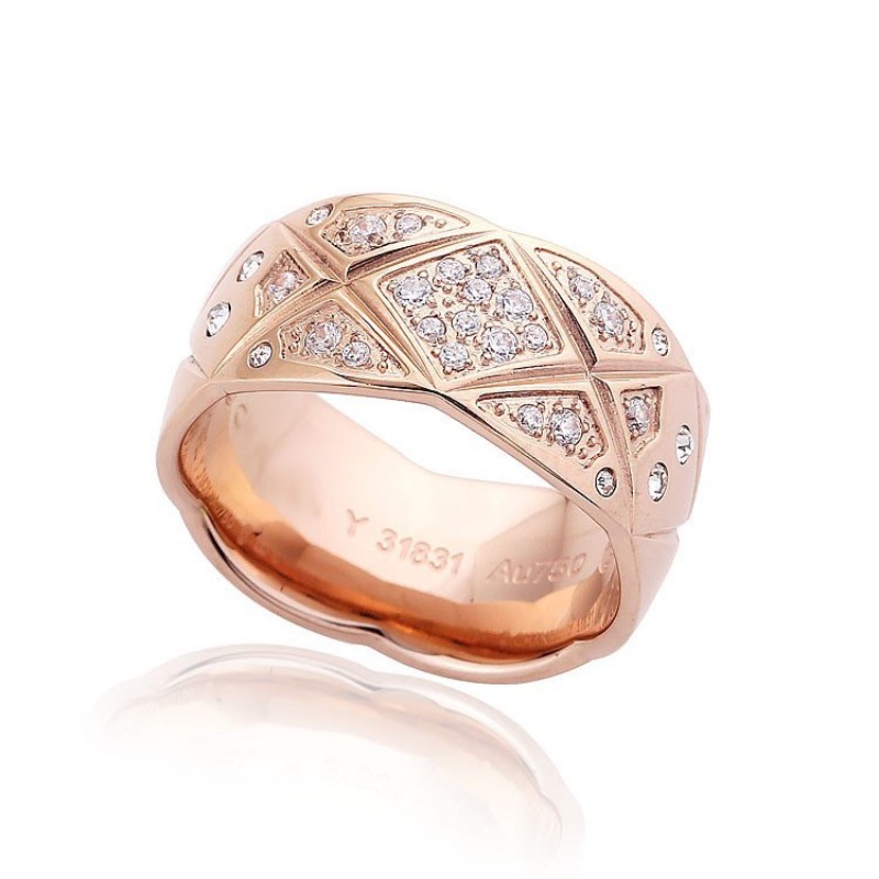 Versi Lebar Cincin Baja Titanium Berlian Berlian Mewah Anti Karat 18K Rose Gold Tidak Luntur Ring