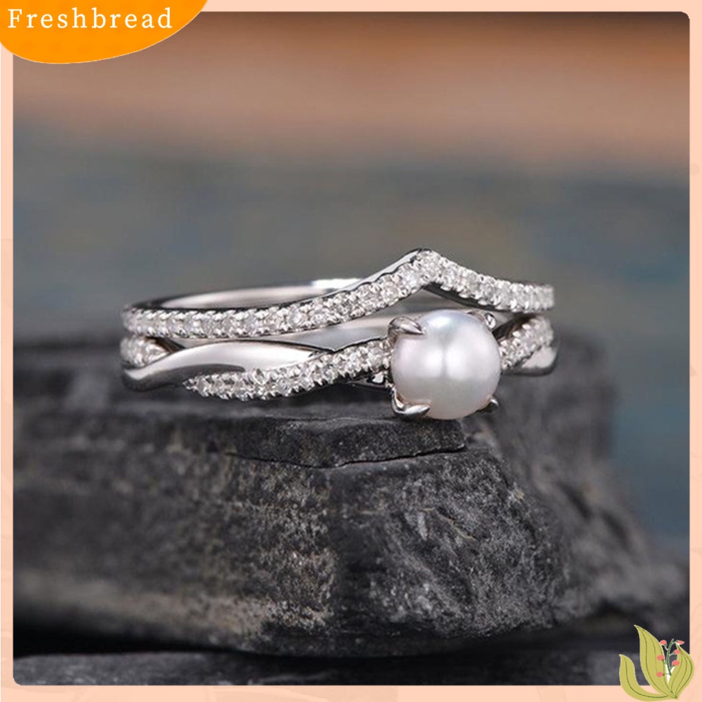 &lt; Freshbread &gt; 2Pcs Cincin Jari Memutar Bentuk Mutiara Imitasi Wanita Berkilau Indah Jari Cincin Perhiasan Aksesoris