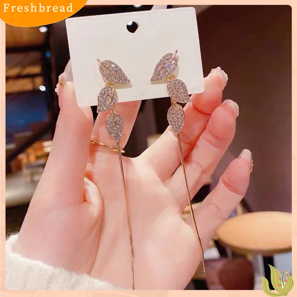 &lt; Freshbread &gt; 1pasang Anting Wanita Asimetris Mewah Mengkilap Bentuk Daun Rumbai Panjang Wanita Linear Earrings Prom Earrings