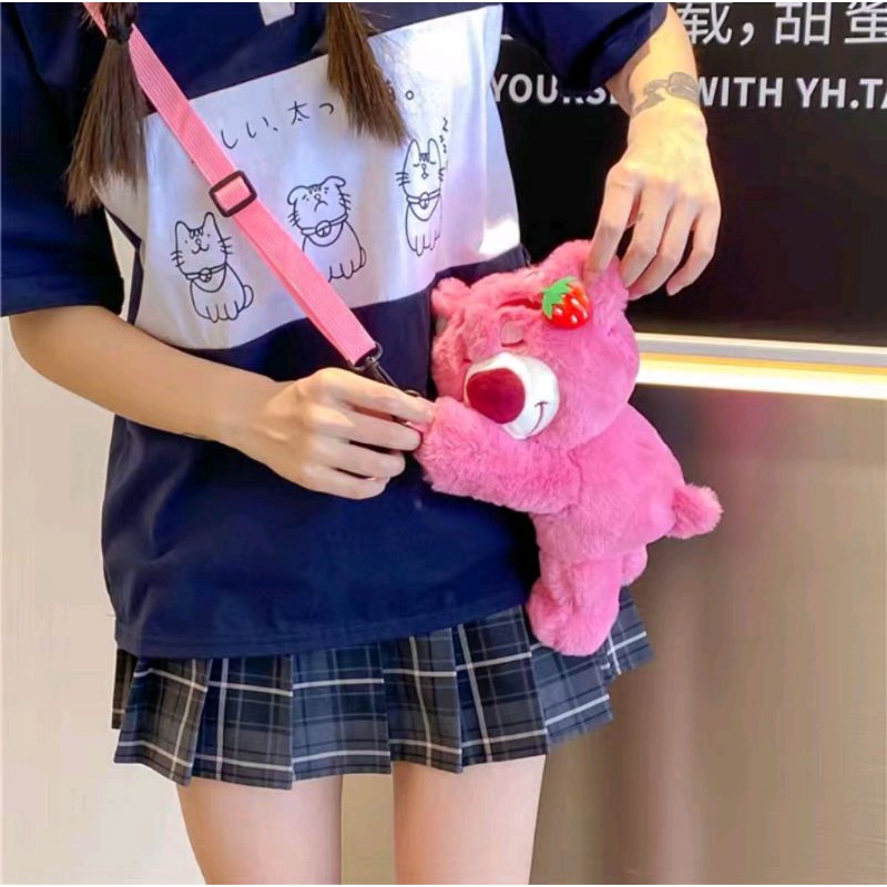 Tas Slempang Boneka Lotso Sling Bag Fashion Motif Kartun Karakter Hewan Bahan Yelvo Halus Berstandar SNI