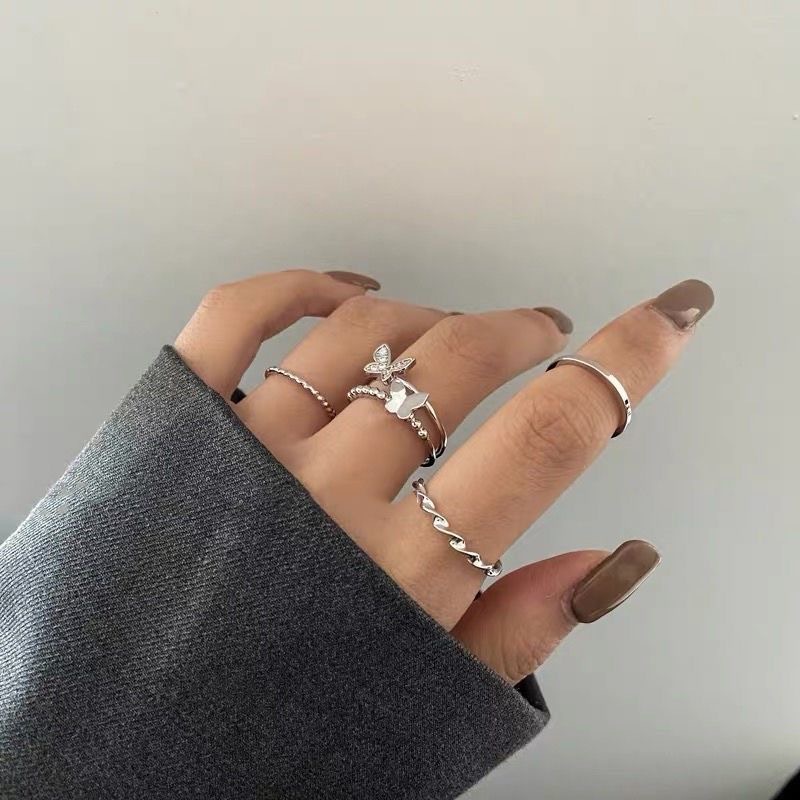 Produk Baru [set 4-piece] INS Super Immortal Butterfly ring Wanita Desain Serbaguna Dan niche Dengan Cincin Jari Telunjuk Pembukaan Yang Dapat Disesuaikan