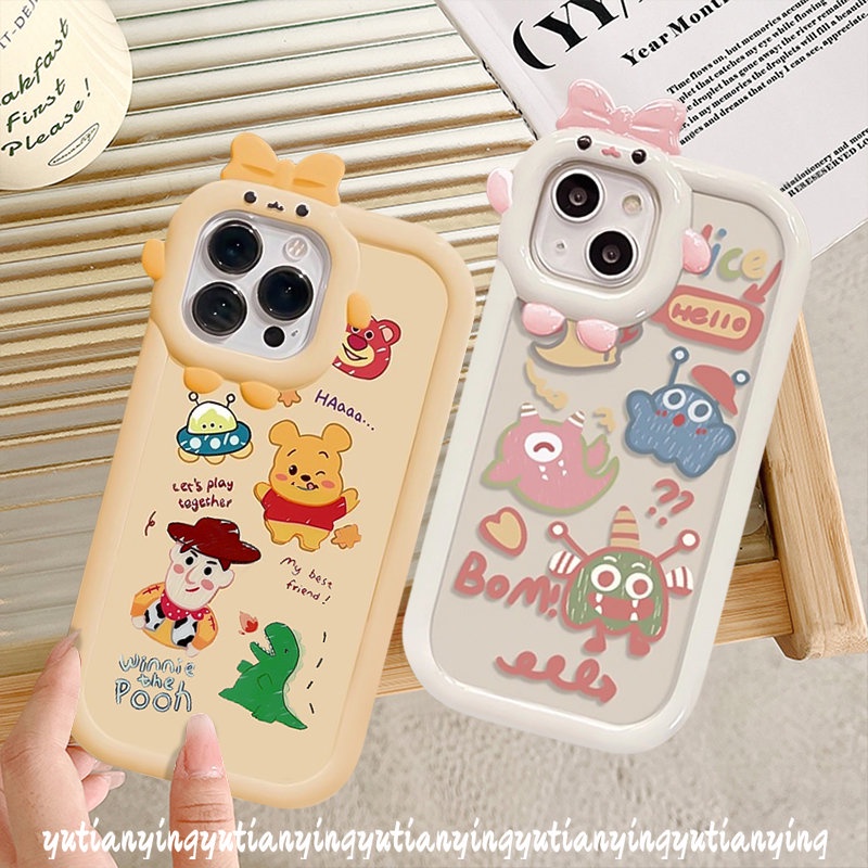 IPHONE Cute Little Monster Dinosaurus Cute Winnie The Pooh Couples Case Kompatibel Untuk Iphone11 14 13 12 Pro Max 7Plus XR X XS Max7 6 8 6s Plus SE 2020 3D Lensa Monster Kecil Soft Cover