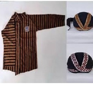 Lurik BAJU SURJA LURIK JAWA BAJU LURIK ADAT JAWA SURJAN PRIA DAN BLANGKON JOGJA BAJU LURIK SURJAN LU