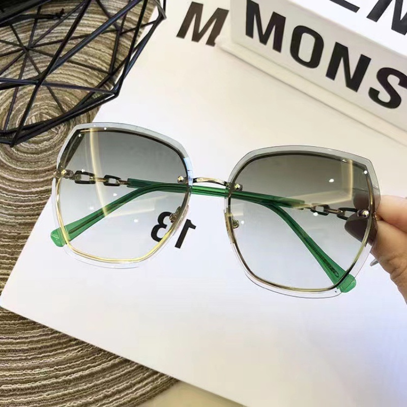 (YUZHU) Kacamata Hitam Tanpa Bingkai Logam Mode Baru Korea Marine Piece Oversized Frame Diamond Sunglasses Untuk Wanita