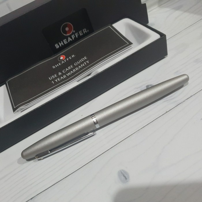 

Pulpen Sheaffer Sheafer VFM Roller Ball - Silver