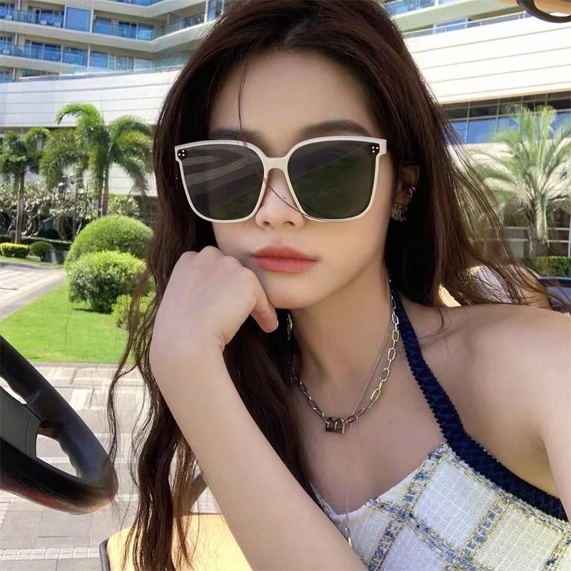 Papaozhu Ins Trendi Putih Oversized Kacamata Hitam Untuk Wanita Pria Elegan Perlindungan UV400 Besar Square Shades Liburan Outdoor Photograph Eyewear