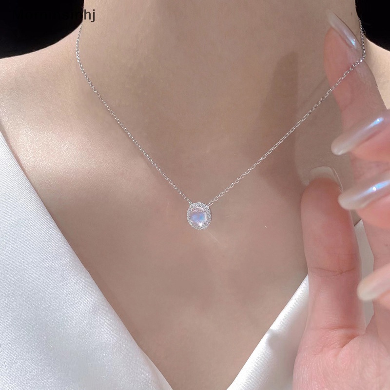 Mornin Kalung Liontin Kristal Mengkilap Untuk Wanita Aesthetic Bulat Zirkon Biru Kalung Fashion Rantai Klavikula Cahaya Perhiasan id