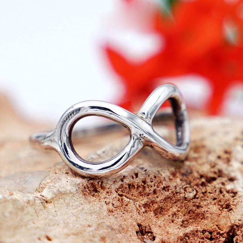 Cincin TITANIUM Infinity Large