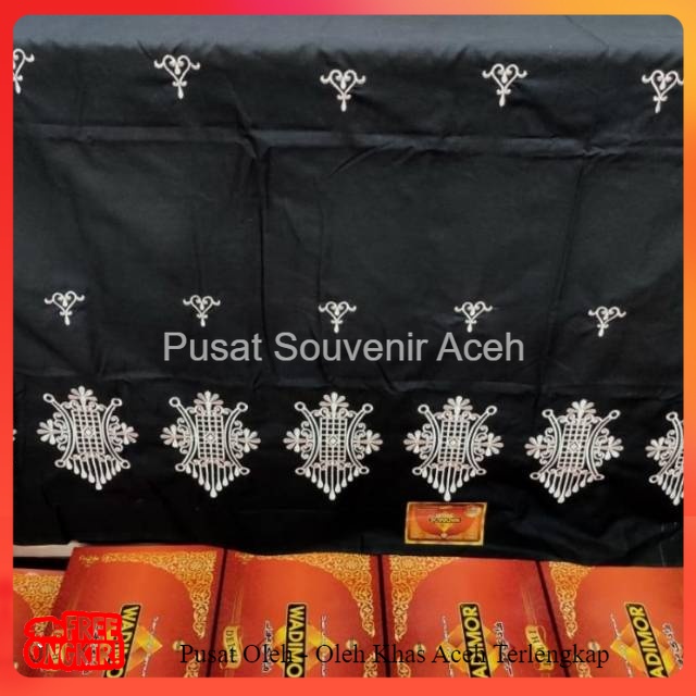 Sarung bordir pintu Aceh