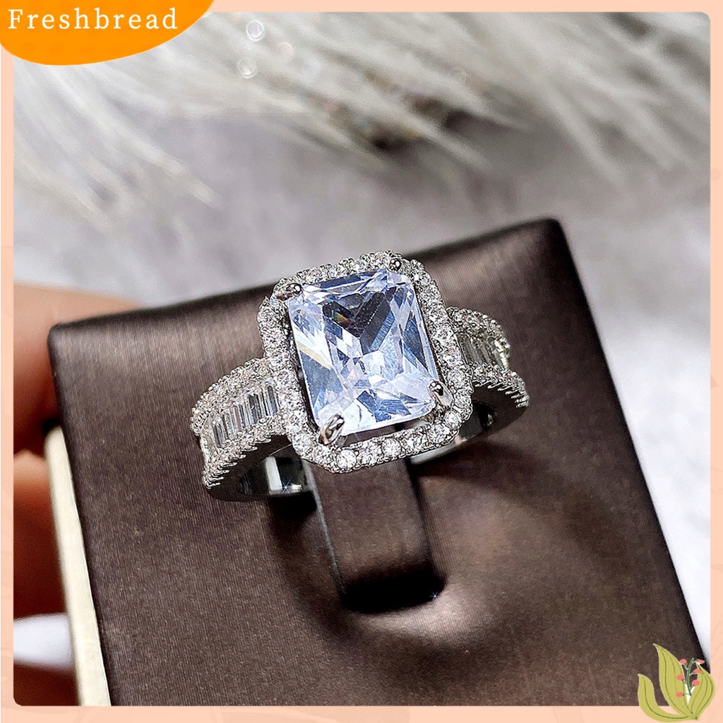 &lt; Freshbread &gt; Pernikahan Band Bersinar Persegi Berlian Imitasi Hypoallergenic Geometris Gaya Barat Hias Aksesori Bertatahkan Zirkon Lebar Band Cincin Wanita Perhiasan