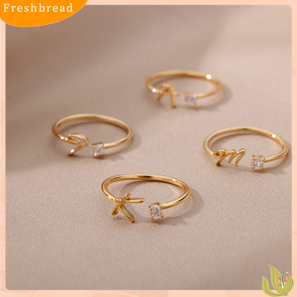 &lt; Freshbread &gt; Cincin Jari Adjustable Electroplating Berlian Imitasi Halus Geometris Berdandan Fashion Perhiasan Berlian Imitasi Alfabet26Huruf Cincin Aksesoris Wanita