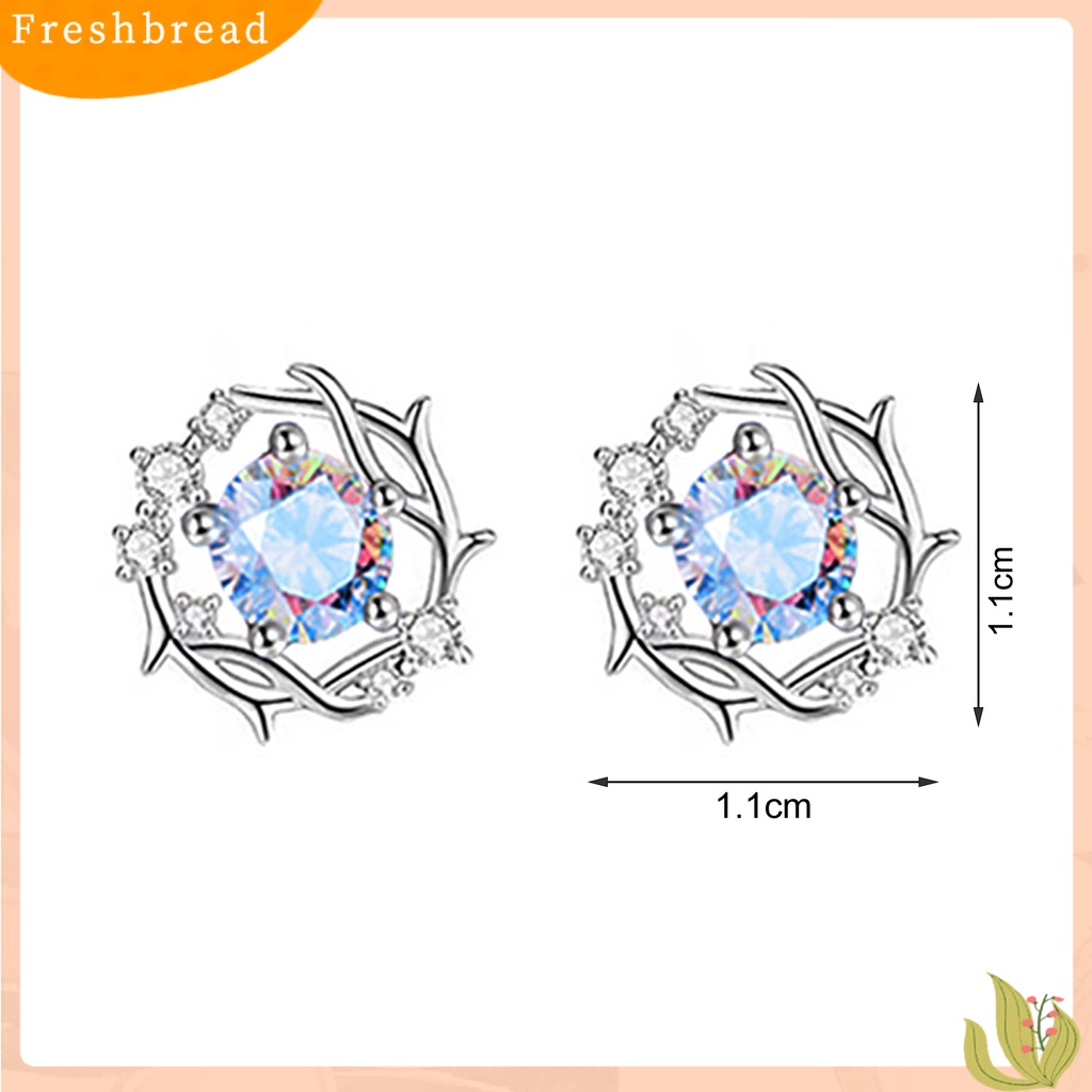 &lt; Freshbread &gt; 1pasang Anting Wanita Bersinar Batu Berwarna Berlian Imitasi Desain Snowflake Electroplating Hias Hypoallergenic Temperamen Yang Sangat Baik Tanduk Stud Earrings