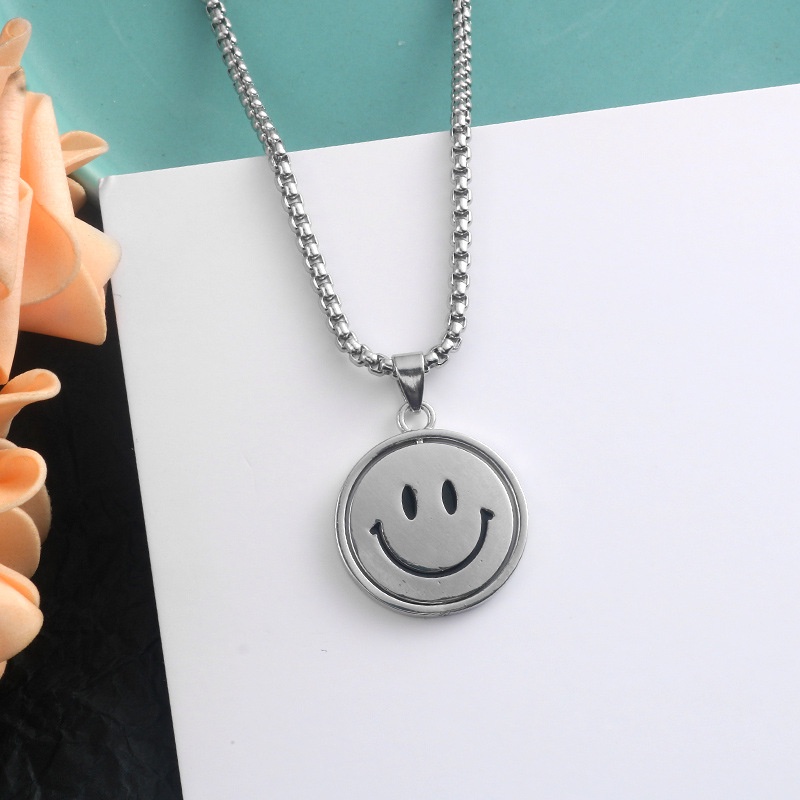 Versi Korea Smiley ins Gaya Keren Liontin Ekspresi Dua Sisi Kalung Hip-Hop Unik