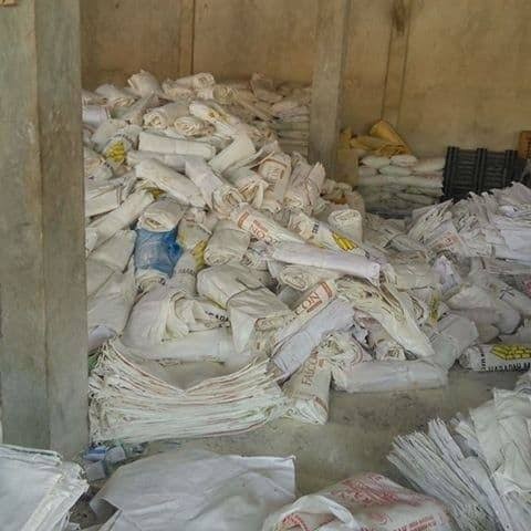 

karung beras 50 kilo bekas 56×90