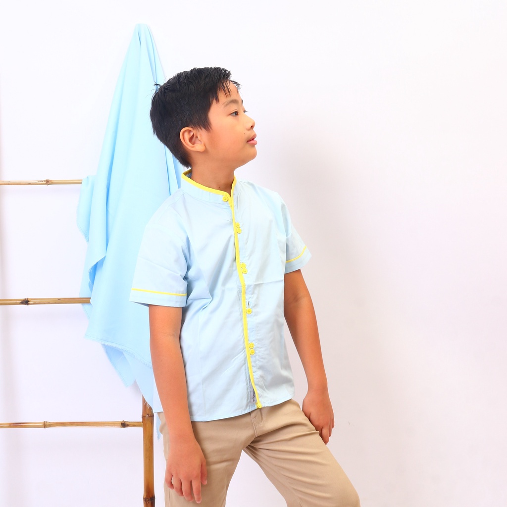 LITTLEBEESCOUT Azul Shirt (Kemeja Koko Anak Lengan Pendek Warna Biru Langit dengan Aksen Kuning)