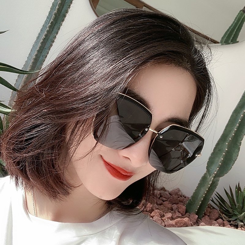 Kacamata Hitam Fashion Square Aesthetic Shades Untuk Wanita/Pria Metal Frame Sunglasses Eyewear