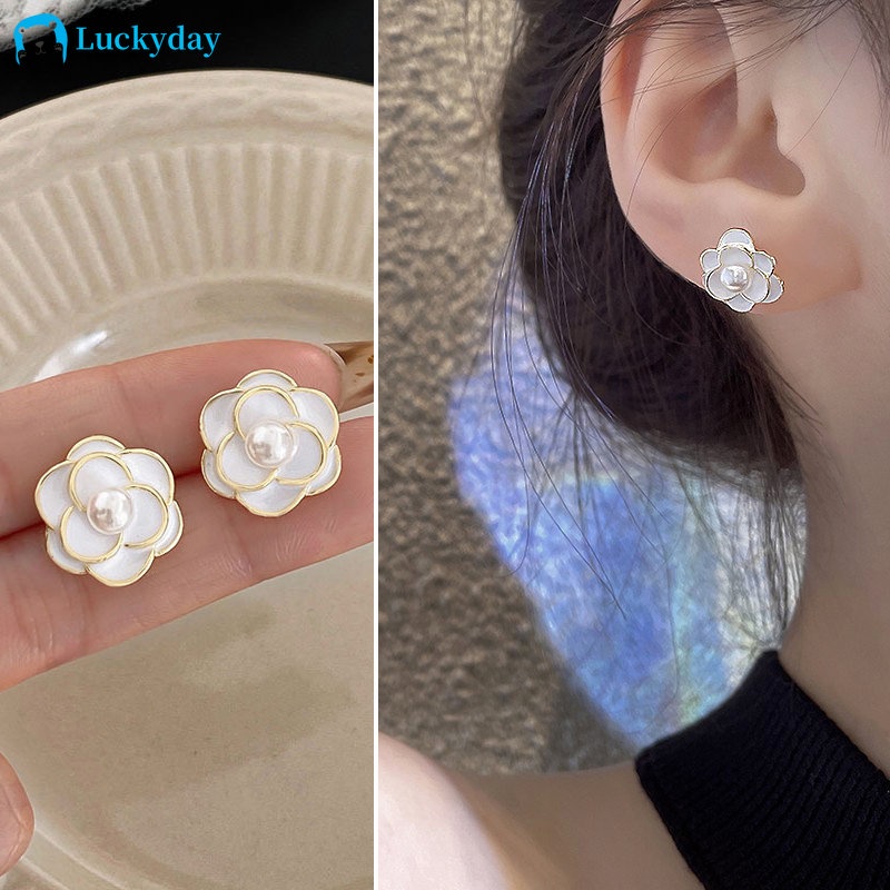 Yeezii Anting Tusuk Camellia Elegan Anting Mutiara Bunga Putih Untuk Aksesoris Perhiasan Wanita