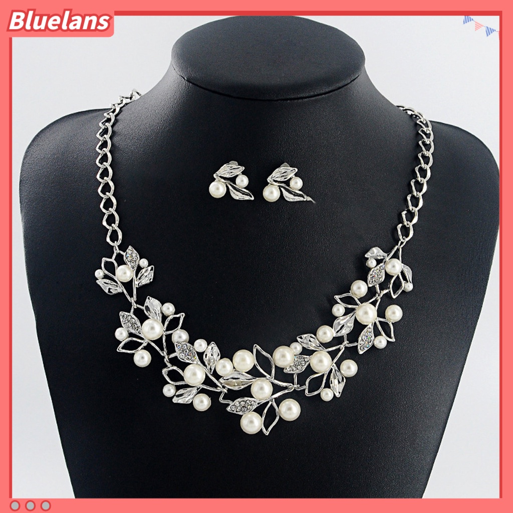 [BLS] 1set Kalung Pengantin Mempesona Berlian Imitasi Berongga Daun Splicing Elegan Mulia Mengkilap Tinggi Mutiara Imitasi Stud Earrings Kit Pernikahan Perhiasan
