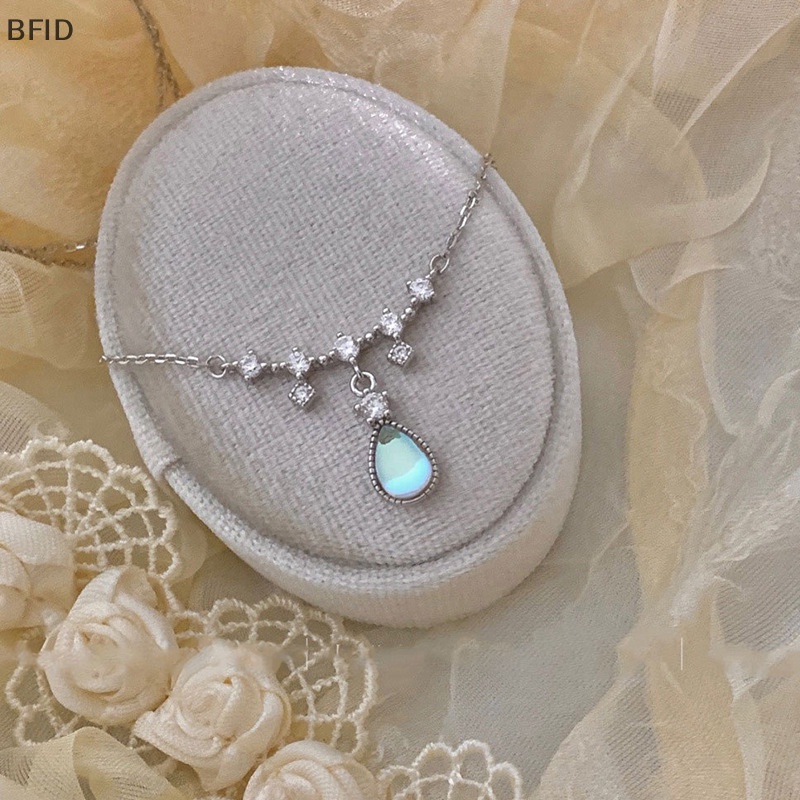 [BFID] Kreatif Tetesan Air Berbentuk Moonstone Shinny Kalung Ins Gaya Ringan Fashion Rantai Klavikula Untuk Wanita Gadis Perhiasan Hadiah [ID]