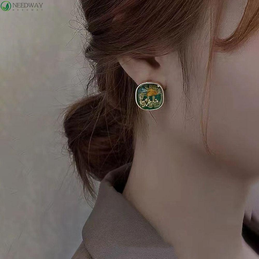 Needway Anting Bunga Manis Untuk Wanita Emas Klip Telinga Bunga Kering Persegi Baroque Anting Perempuan