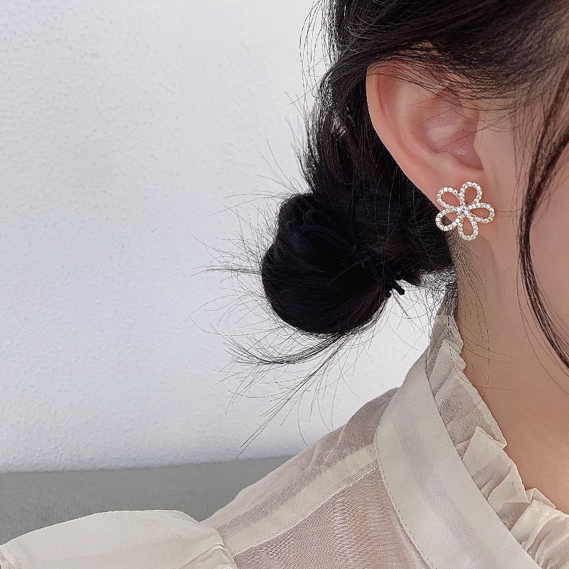 Fashion INS Gaya Elegan Pesta Pernikahan Perhiasan Aksesoris Berlian Imitasi Mengkilap Perak Zirkon Berongga Bunga Matahari Stud Earrings